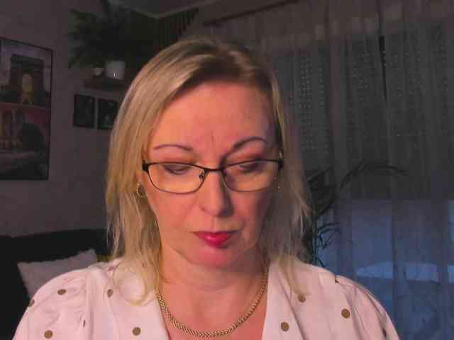 SoftVANESSA's sex show image