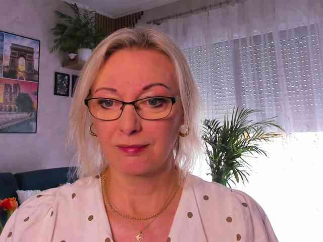 SoftVANESSA's sex show image