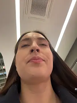 Holly_Play's sex show image