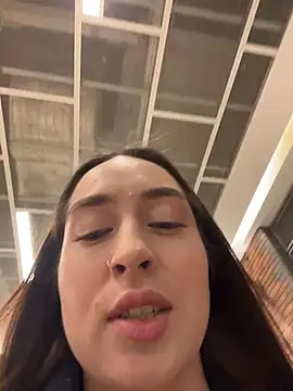 Holly_Play's sex show image