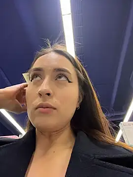 Holly_Play's sex show image