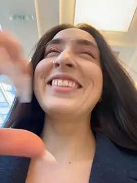 Holly_Play's sex show image