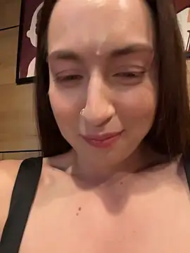Holly_Play's sex show image