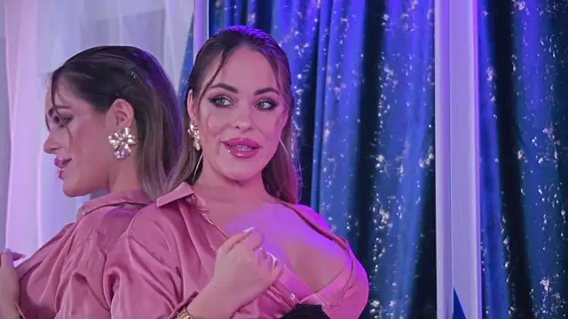 RoseEvann's sex show image