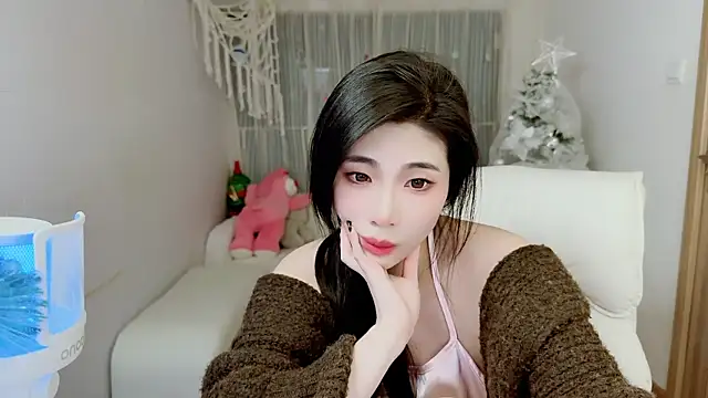 Vaidurya-Yolo's sex show image