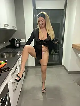 irina_k0valenk0's sex show image