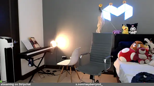 raspberryroll's sex show image