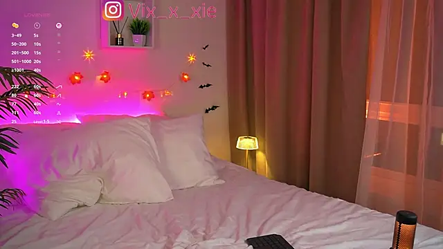 ViXXXiee's sex show image ViXXXiee's sex show image