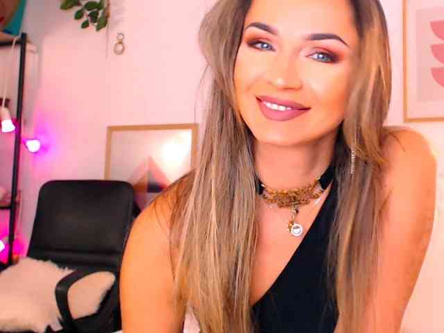 Alexandrawoow's sex show image