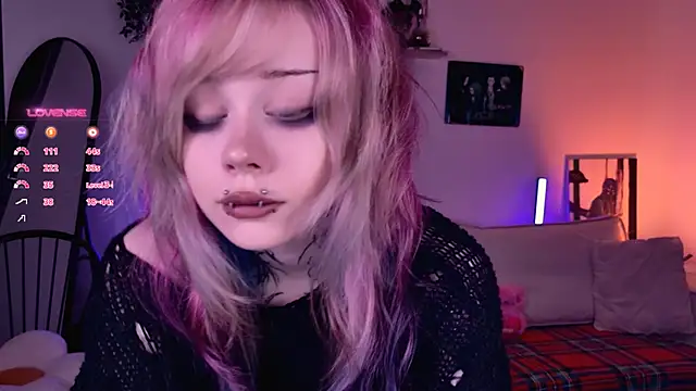 Изображение секс-шоу модели Lollyshy Изображение секс-шоу модели Lollyshy