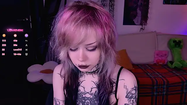 Изображение секс-шоу модели Lollyshy Изображение секс-шоу модели Lollyshy