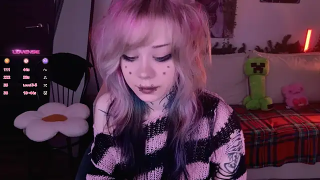 Изображение секс-шоу модели Lollyshy Изображение секс-шоу модели Lollyshy