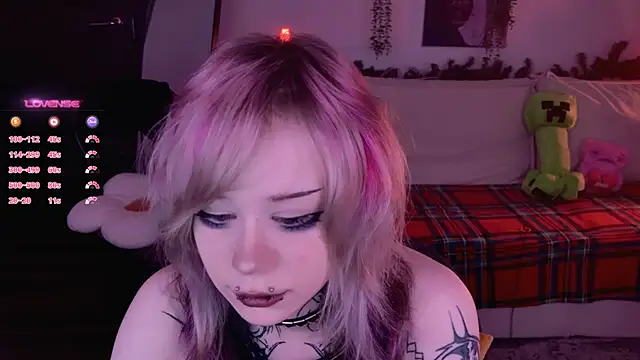 Изображение секс-шоу модели Lollyshy Изображение секс-шоу модели Lollyshy