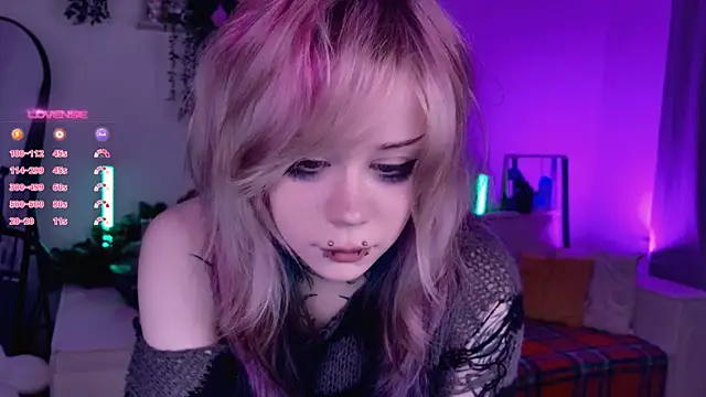 Изображение секс-шоу модели Lollyshy Изображение секс-шоу модели Lollyshy