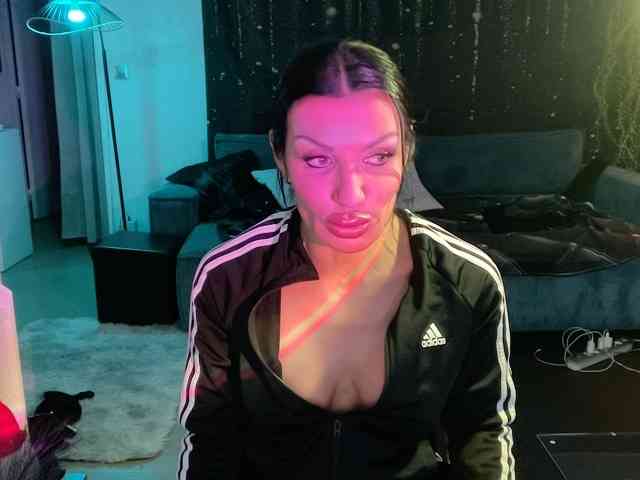 madamedecuir's sex show image