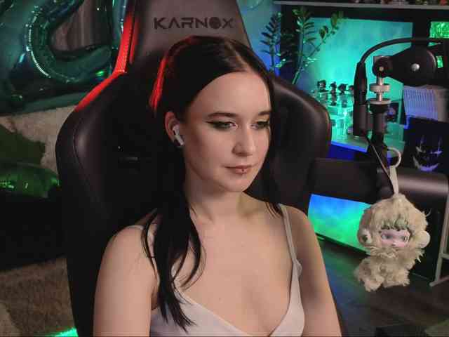 KiraLiLime's sex show image