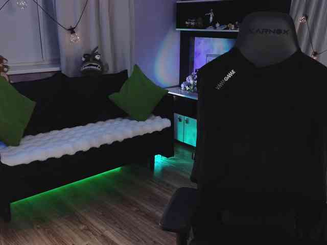 KiraLiLime's sex show image