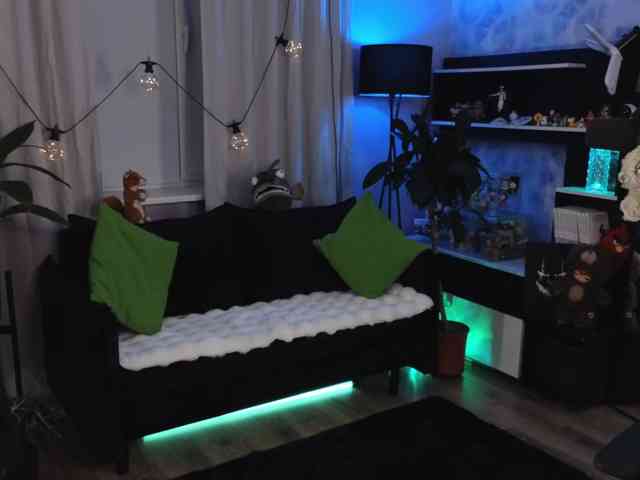 KiraLiLime's sex show image