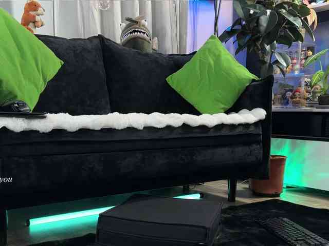 KiraLiLime's sex show image