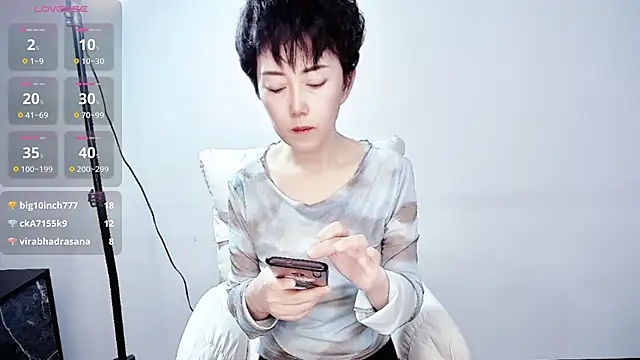 Изображение секс-шоу модели 9ering-Er Изображение секс-шоу модели 9ering-Er