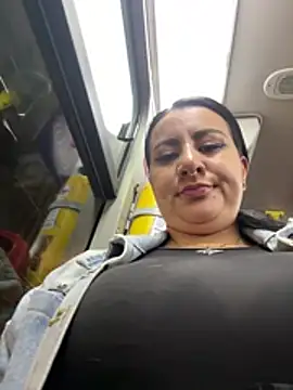 Abril_Luv's sex show image