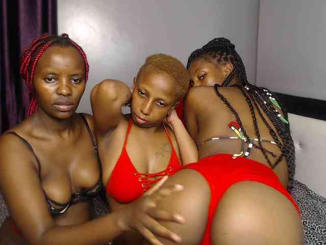 VelvetCuties's sex show image