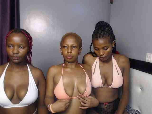 VelvetCuties's sex show image