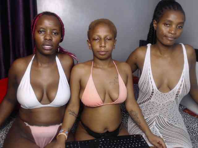 VelvetCuties's sex show image