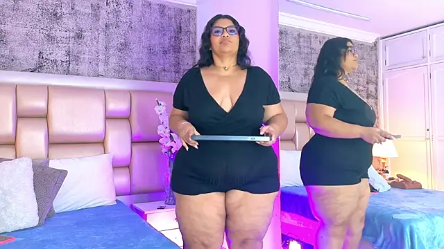 SelennaCooper's sex show image