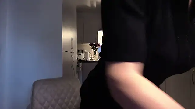 QuenMonicaUK's sex show image