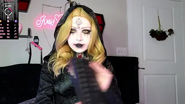 Ivey_Strigoi's sex show image