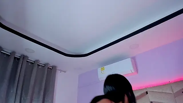 Chiqui_cute's sex show image