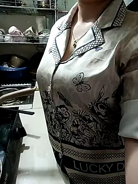 Emily-lonely's sex show image