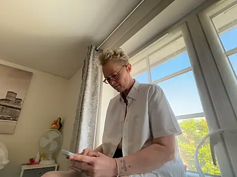 Изображение секс-шоу модели Curvy-Jinx