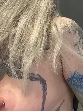 BlondeDoll_'s sex show image