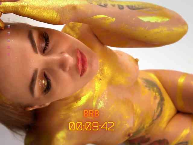 -Queen-Maria-'s sex show image