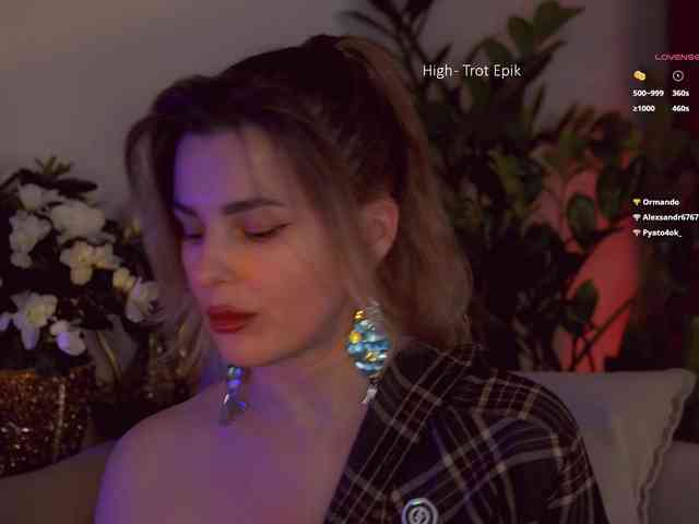 -Queen-Maria-'s sex show image