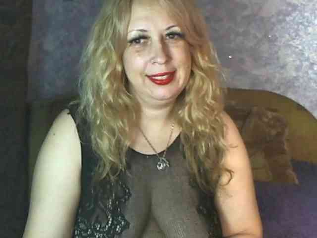 SoftGella's sex show image