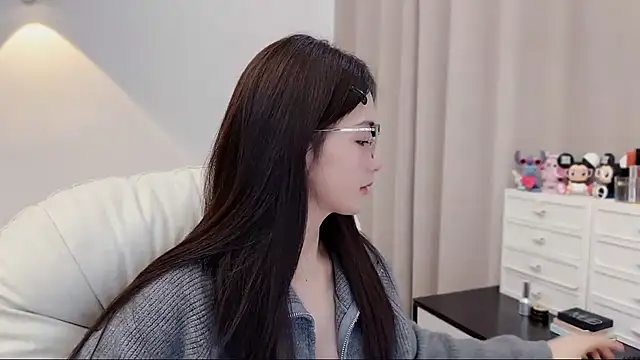 Изображение секс-шоу модели LH7