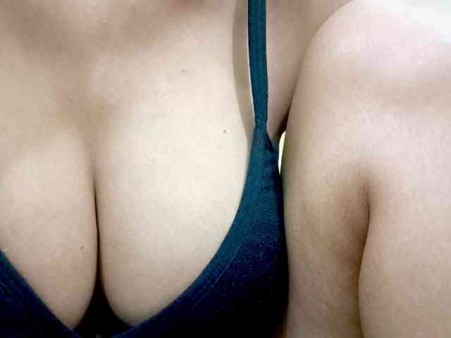 Изображение секс-шоу модели Nidhilove