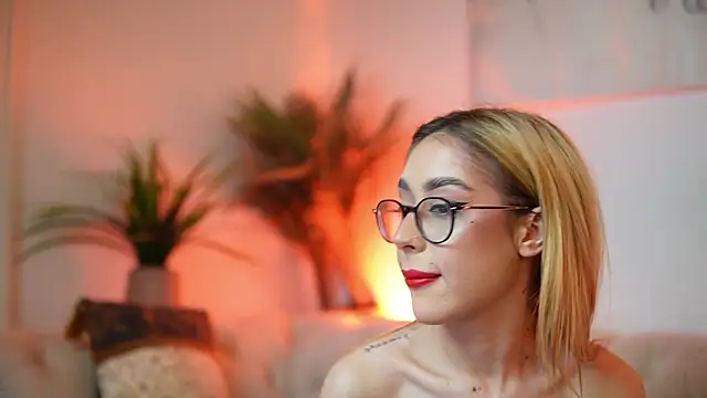 AileenKiss's sex show image