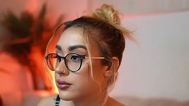 AileenKiss's sex show image