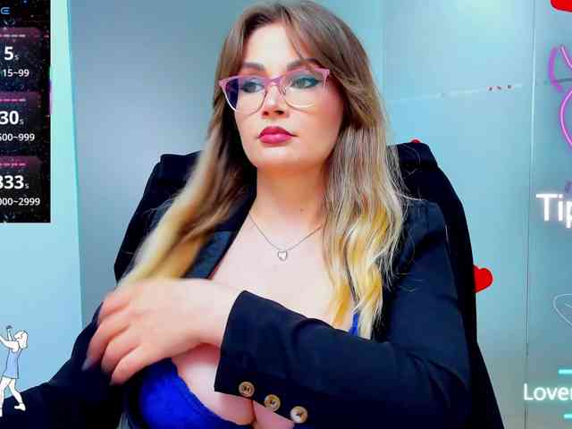 Изображение секс-шоу модели anyarosses Изображение секс-шоу модели anyarosses