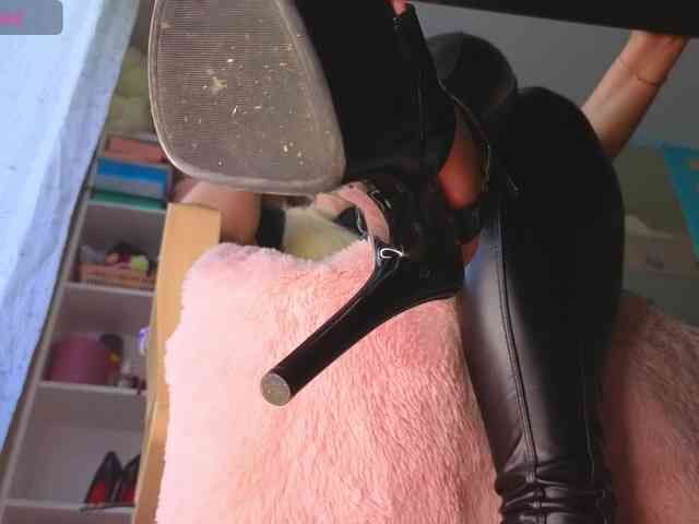 Sexshow-Bild von Mistress-Gwen Sexshow-Bild von Mistress-Gwen