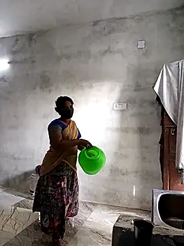 Изображение секс-шоу модели MaaliiiPonuTamil