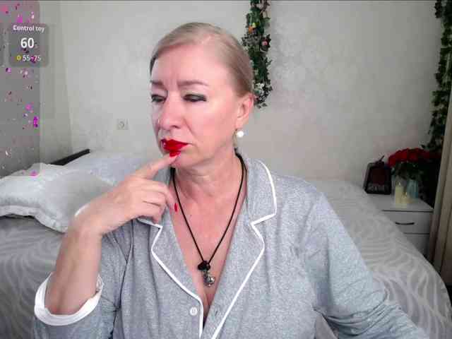 hunters-woman's sex show image hunters-woman's sex show image