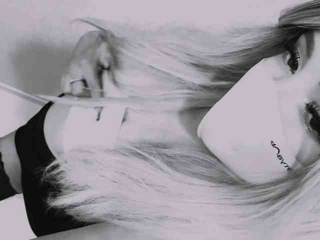 PinkFoxya's sex show image