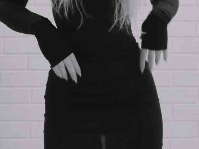 PinkFoxya's sex show image