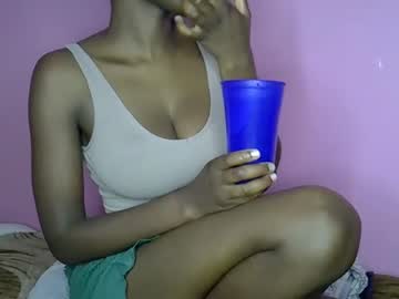 c_trish's sex show image