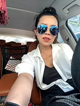 anna_yngs's sex show image